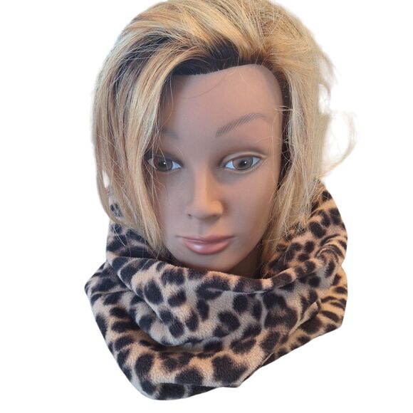 Old Navy Leopard Fleece Neck Funnel Scarf Soft Cozy Winter Cold Weather Cowl - Picture 1 of 9